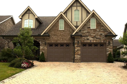 RESIDENTIAL GARAGE DOOR Deluxe – Model 50/51 - Concore Garage Doors